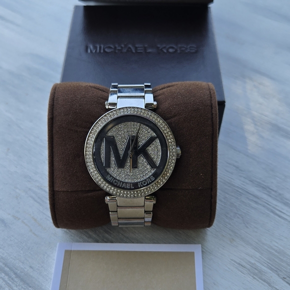 Michael Kors Silver Watch MK5925 - Picture 1 of 5